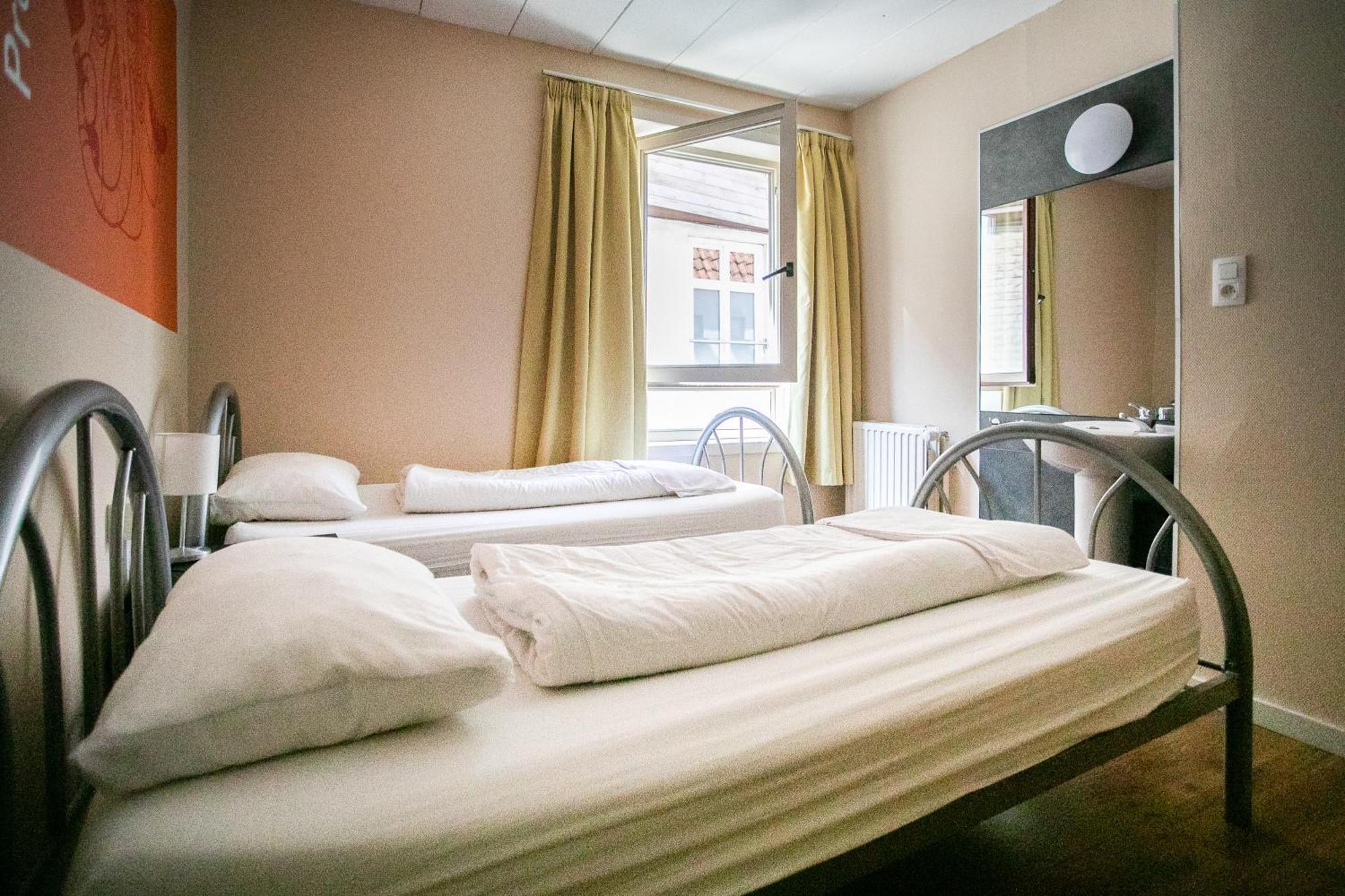 St Christopher'S Inn Hostel At The Bauhaus Bruges Room photo